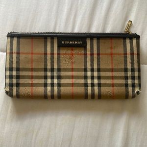 Burberry pouch